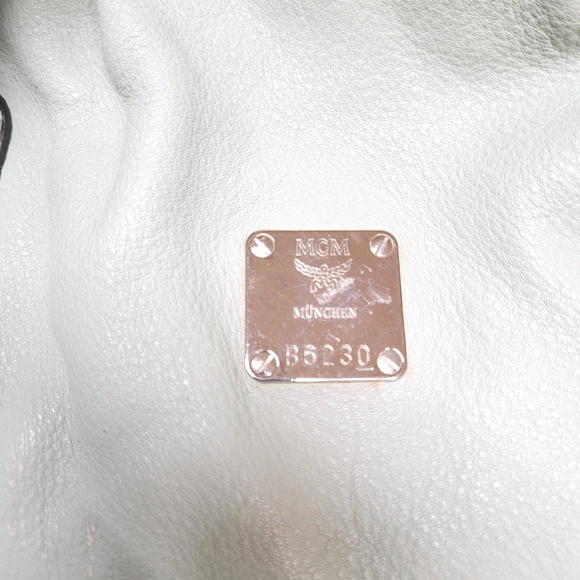 MCM shoulder Bag - Picture 8 of 10